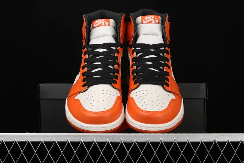 All categories Air Jordan Jordan series basketball shoes Air Jordan 1 High pure original version Air Jordan 1 Retro High OG AJ1 white orange Joe 1 white buckle broken 555088-113